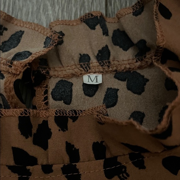 Leopard Print Ruffle Sleeve Top - Picture 2 of 4